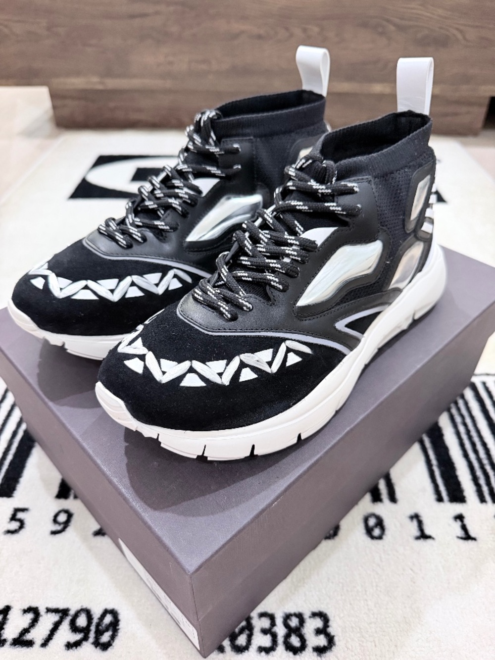 Valentino Garavani Heroes Reflex Runner Sneaker - Black White